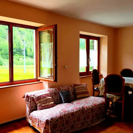 Апартаменты La Maison Des Alpes